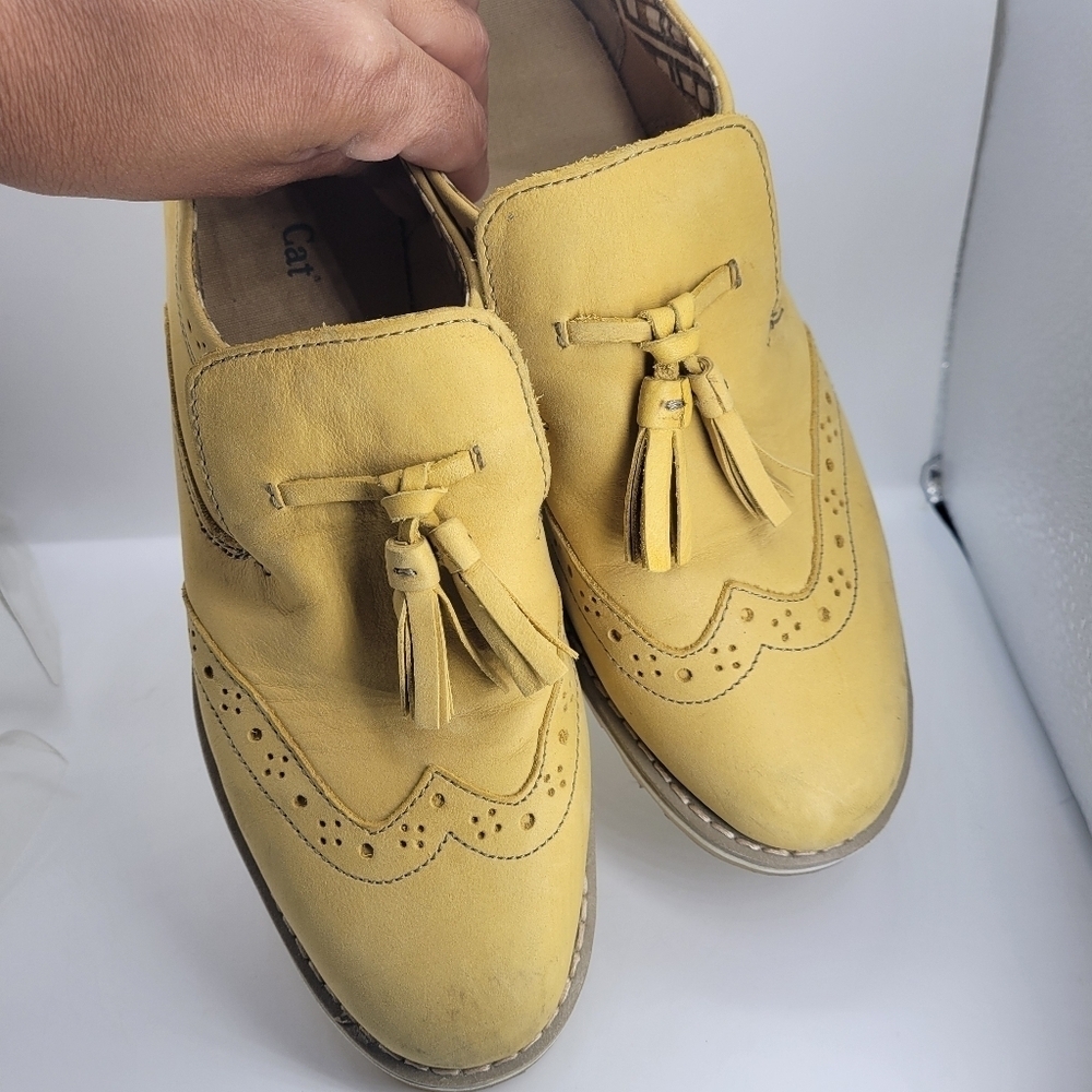 Cat Caterpillar Women's Flat Shoes Size 6 Light Yellow Leather LOAFERS - Picture 11 of 14
